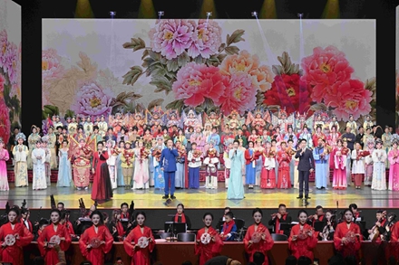 Fujian rings in new year with operatic twist