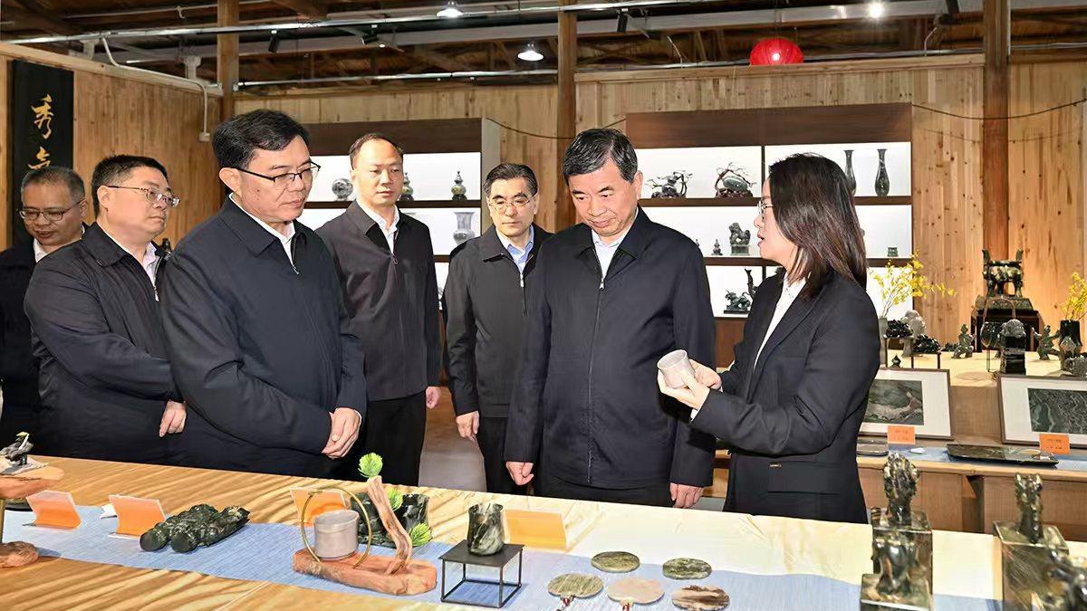 周祖翼在漳州宣讲党的二十届四中全会精神并调研