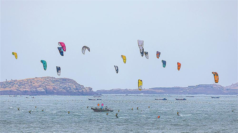 2025海峡两岸风筝冲浪花式邀请赛开赛