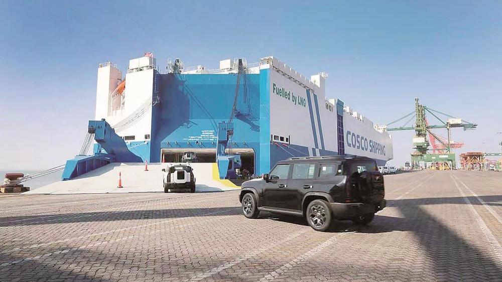 3889辆整车搭乘“贞观口”滚装轮从江阴港扬帆出海