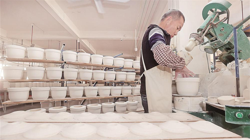 德化众多陶瓷企业开足马力保障供货