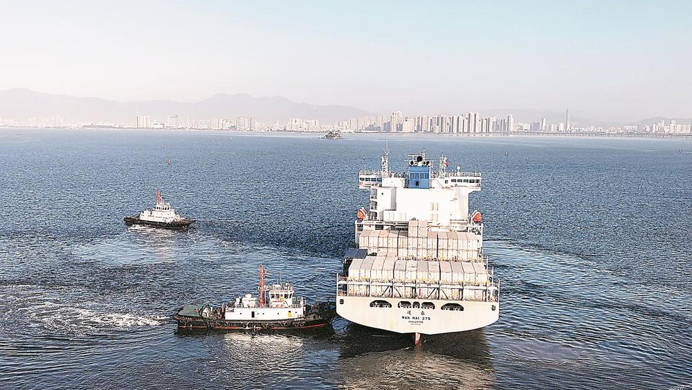 厦门港新年首条新航线启航