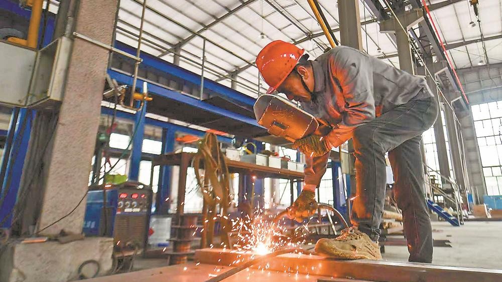 赶制特种集装箱与建筑工程升降机