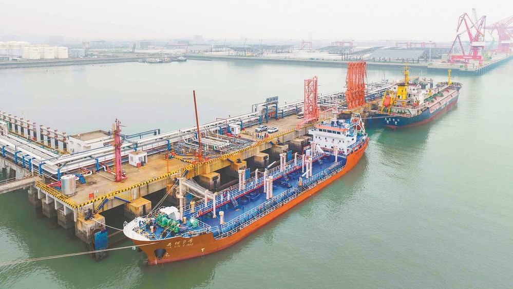 福州江阴港区首船液体硫磺入储