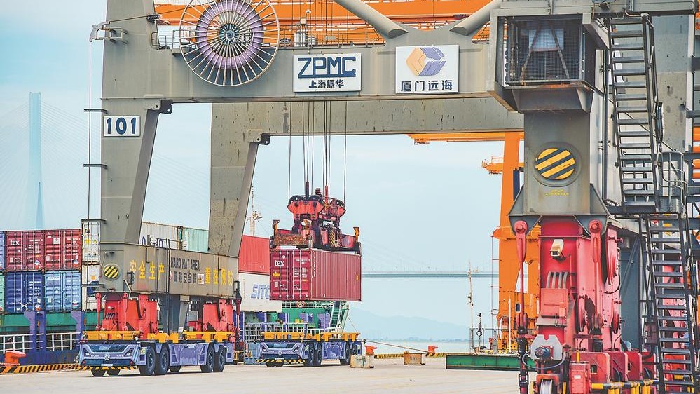 福建恒海新材料项目一期最后一批进口设备在古雷海关监管保障下顺利运抵项目现场