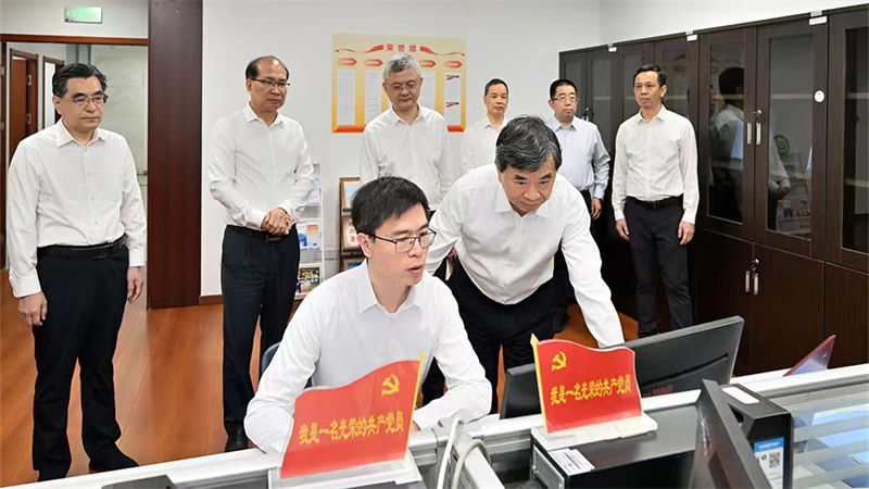 周祖翼调研中央驻闽金融管理部门
